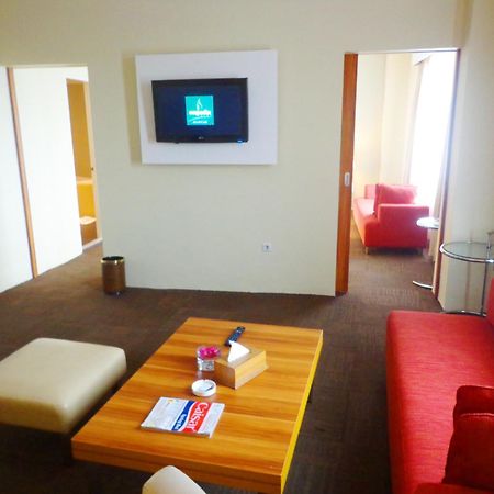 Sapadia Hotel Siantar Pematangsiantar Exterior photo